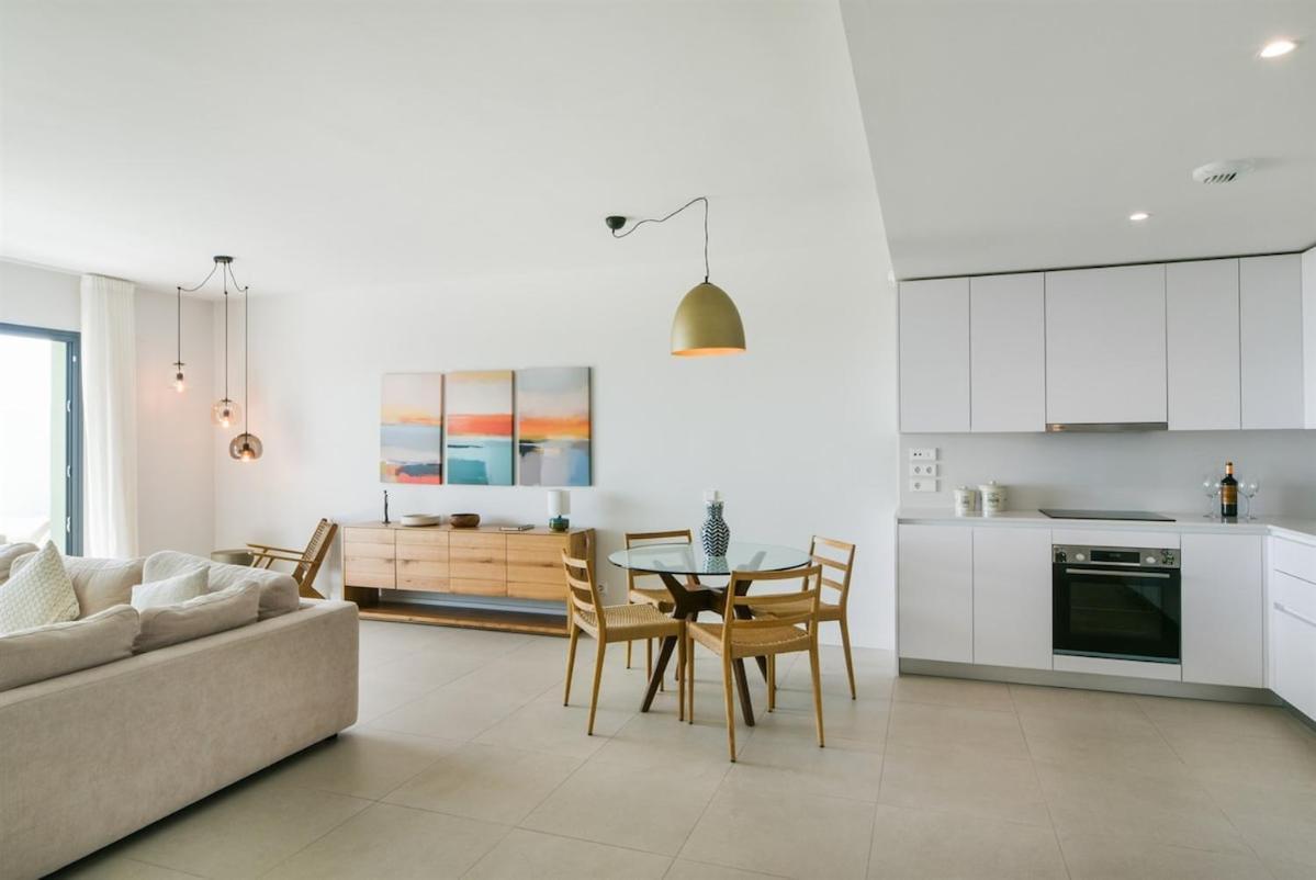 Split-level With & Private Rooftop *