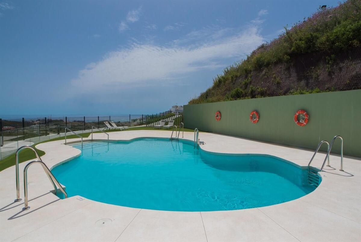 Split-level With & Private Rooftop Apartment