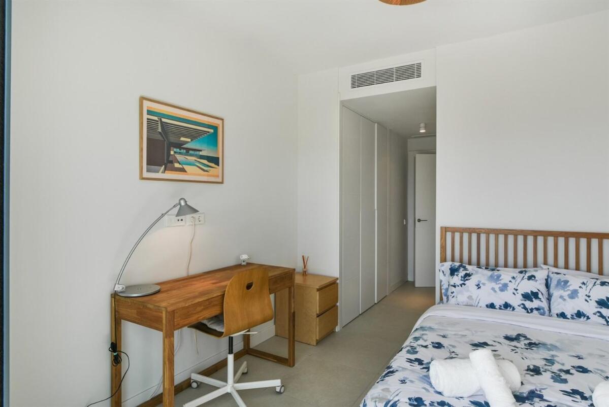Split-level With & Private Rooftop Apartment